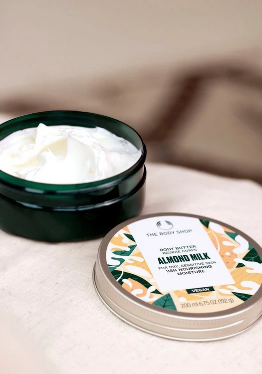 The Body Shop - Máslo na tělo s mandlovým mlékem (200 ml) - Obrázek 3