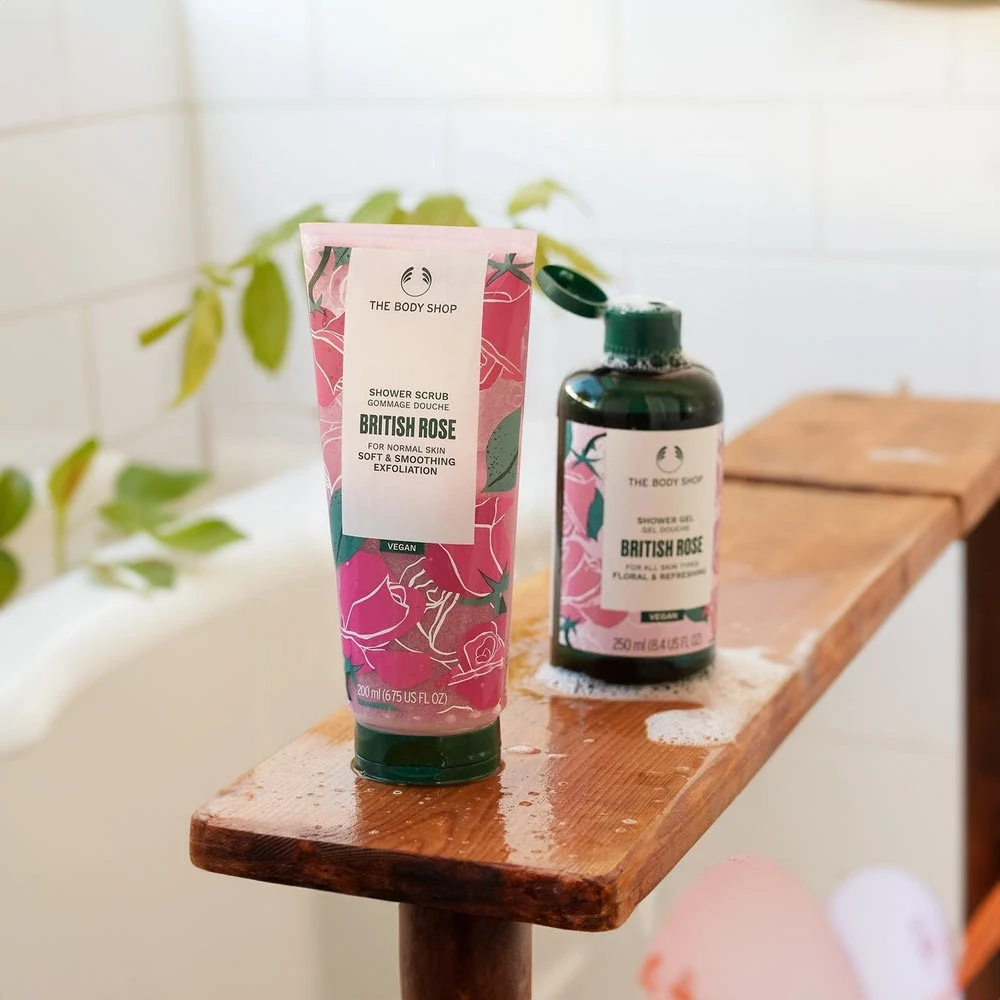 The Body Shop - The Body Shop Britská růže sprchový peeling (200 ml) - Obrázek 3